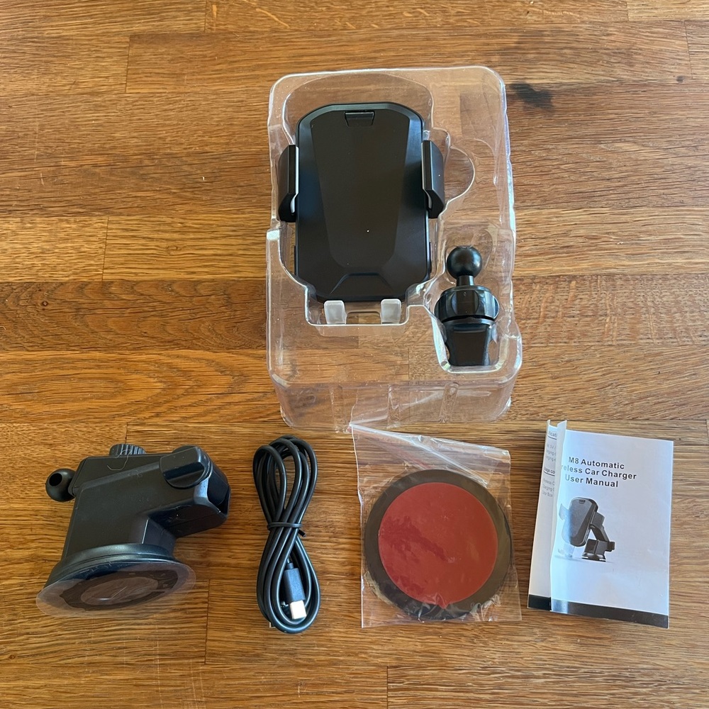 M8 automatic wireless car charger